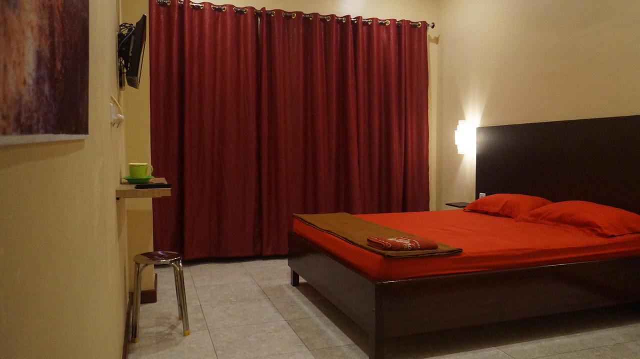 Griya Ringo Guest House Sorong Esterno foto